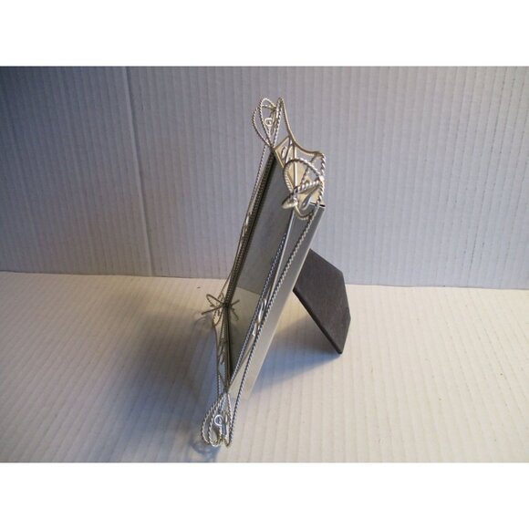 *Carr Delicate Picture Frame Sculpted Silver Metal Wire - 4" x 6" - NWT - 2 Way - Picture 4 of 6